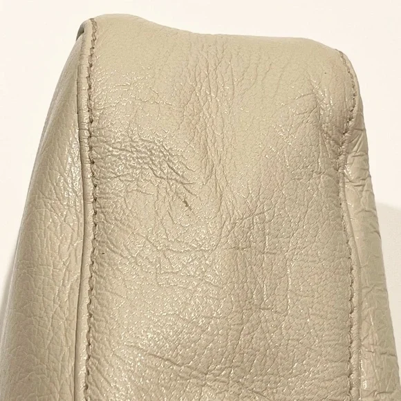 Fendi Y2K Vintage Cream Crossbody Pochette with COA